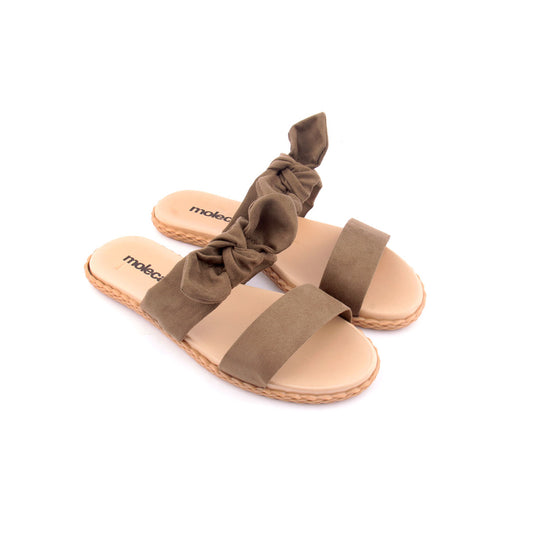 Chinelo MOLECA