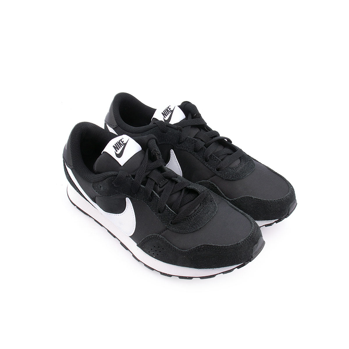 Sapatilha NIKE MD Valiant