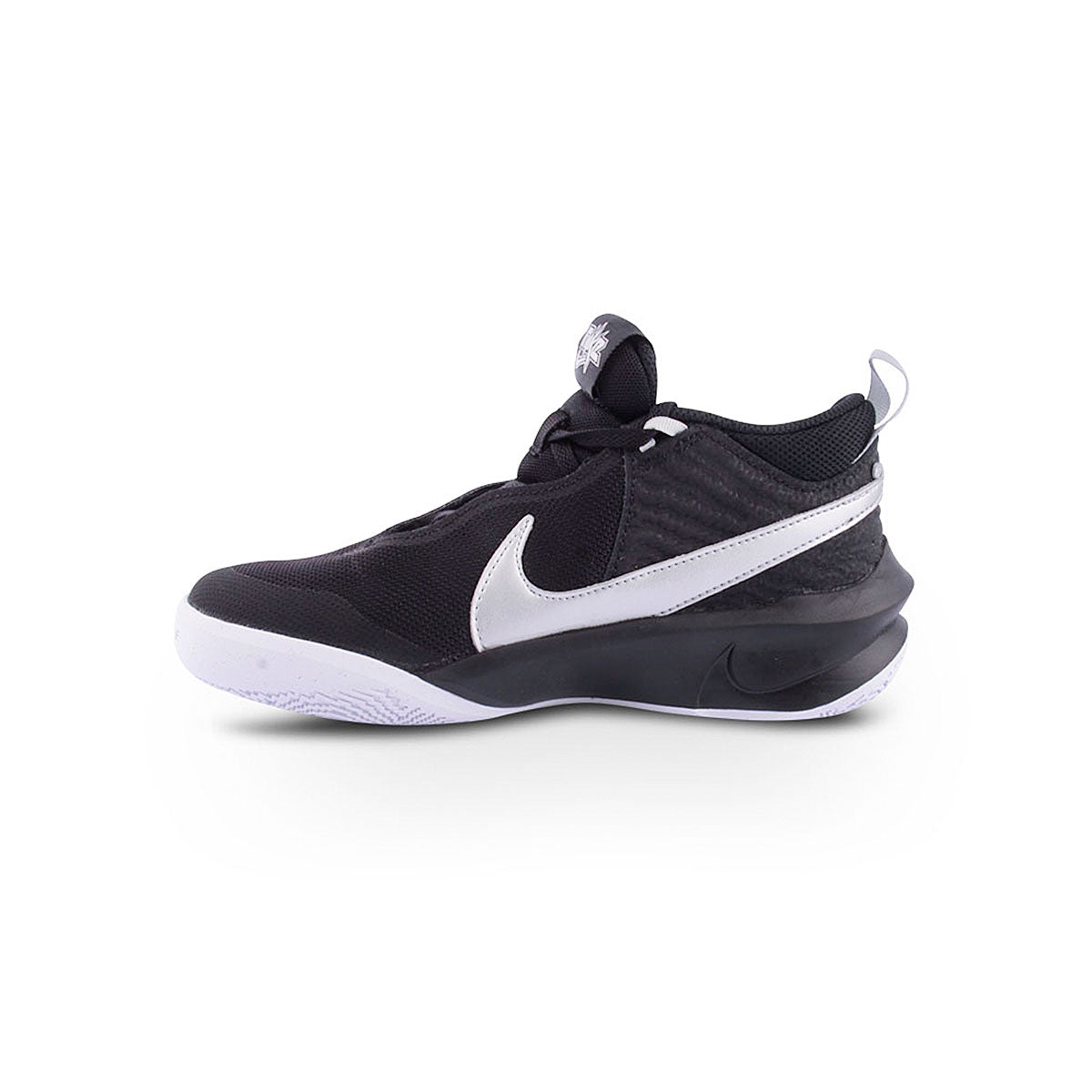 Sapatilha NIKE  Team Hustle D10