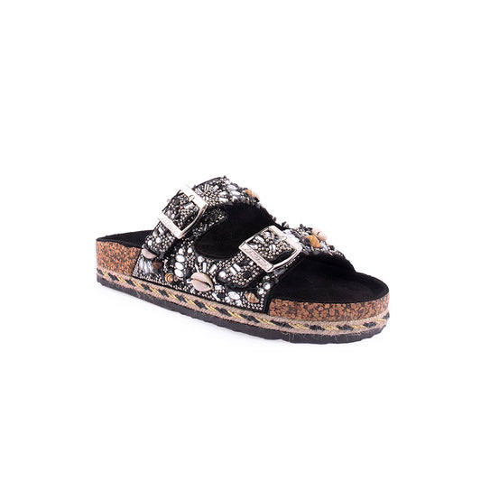 Chinelo ISTERIA