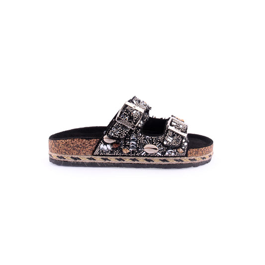 Chinelo ISTERIA