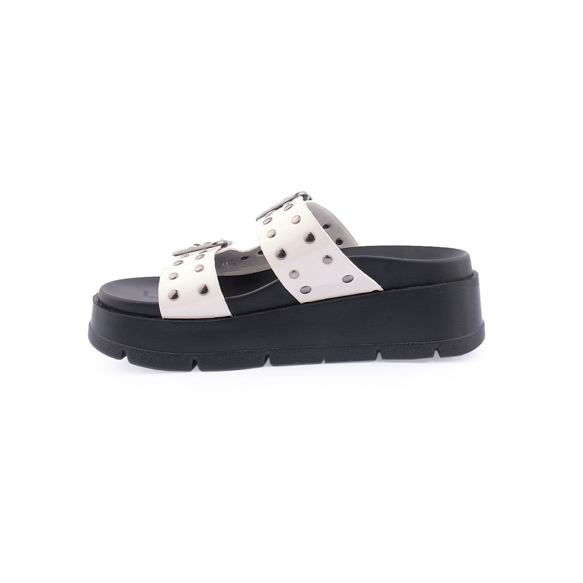 Chinelo ISTERIA