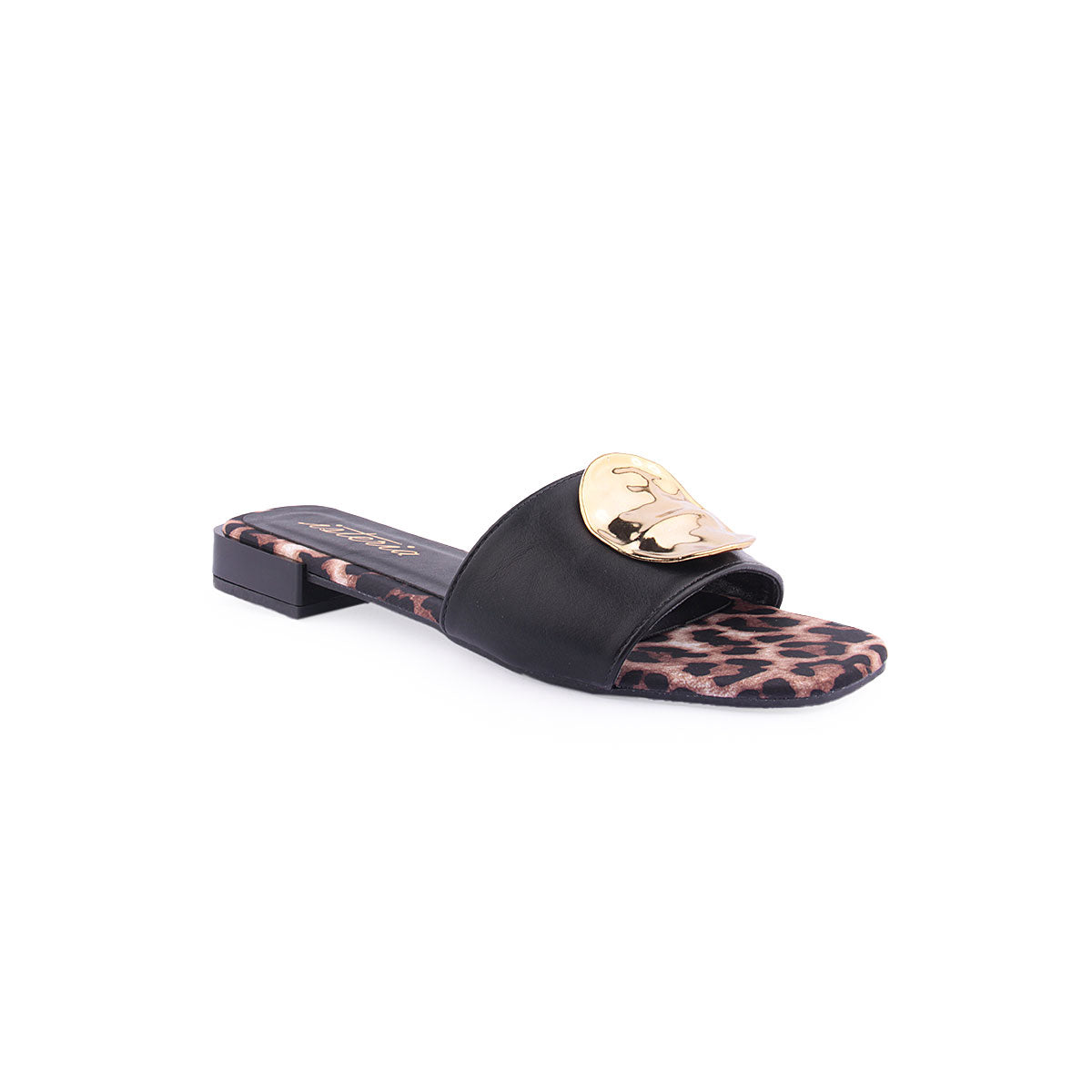 Chinelo ISTERIA