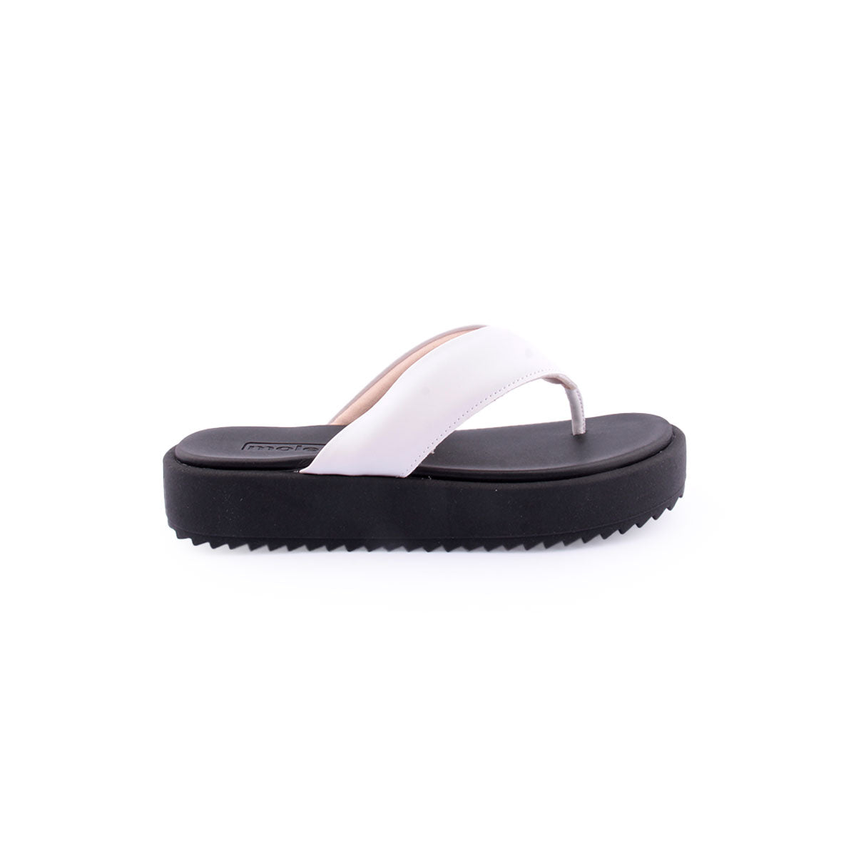 Chinelo MOLECA