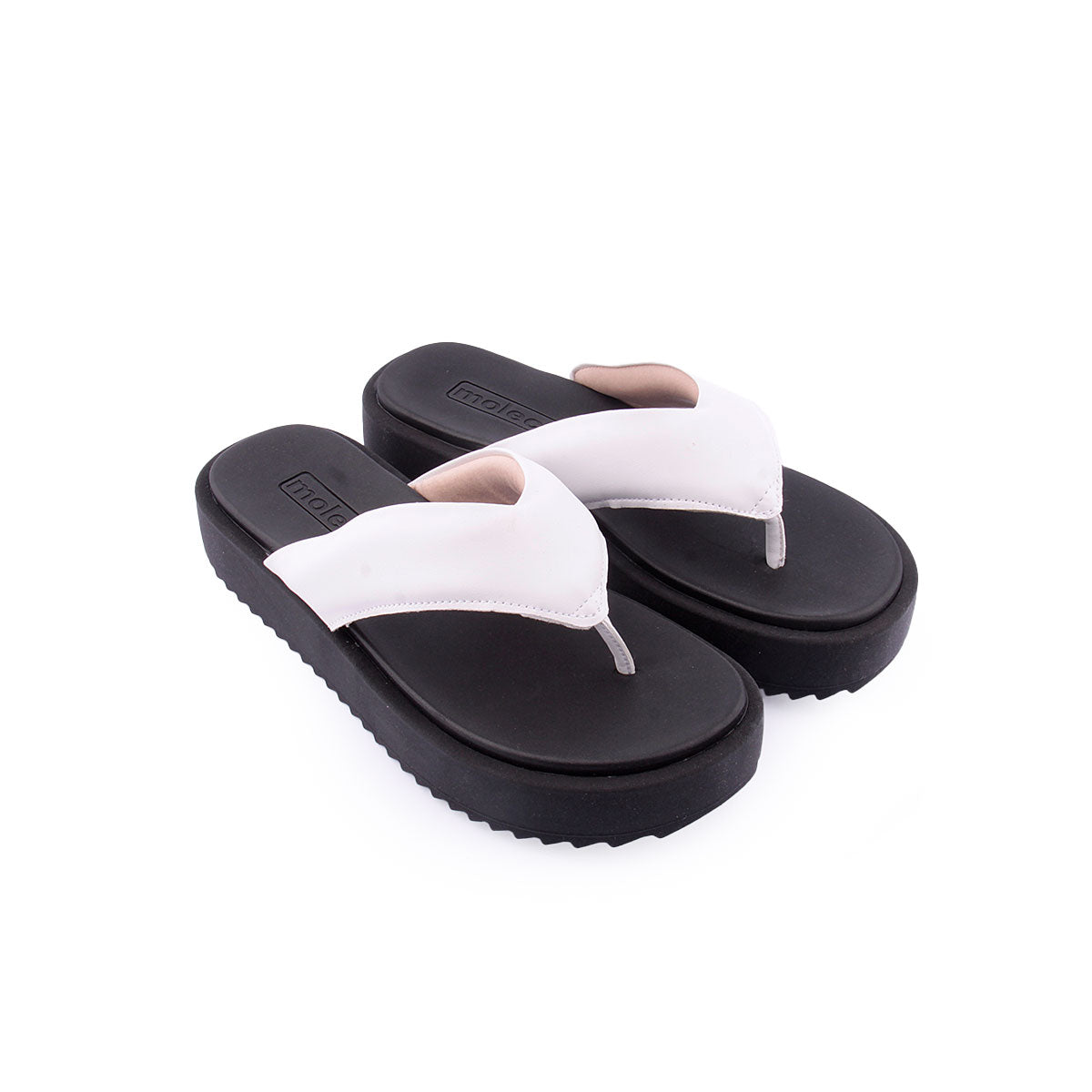 Chinelo MOLECA