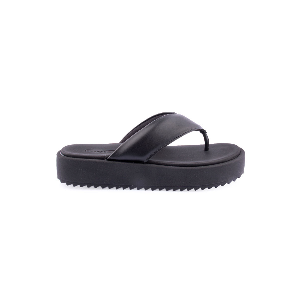 Chinelo MOLECA